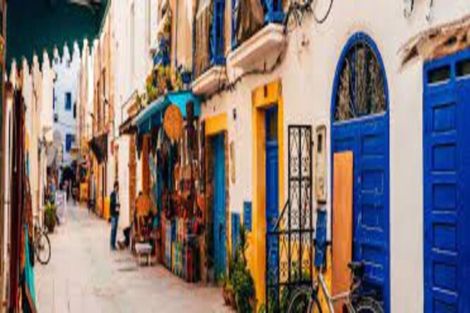 1 day Private trip from Marrakech to Essaouira - Driver + Guide = The Real Difference