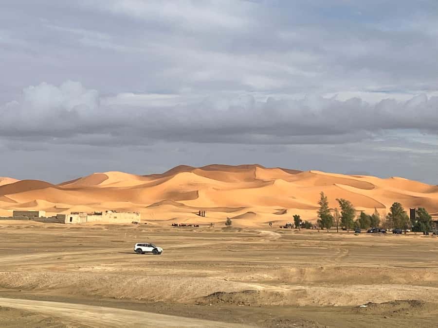 2-Day Desert tour from Fes to Fes/Marrakech wit Luxury Camp - Luxury camp night: tents, dinner, hot showers, and Berber music