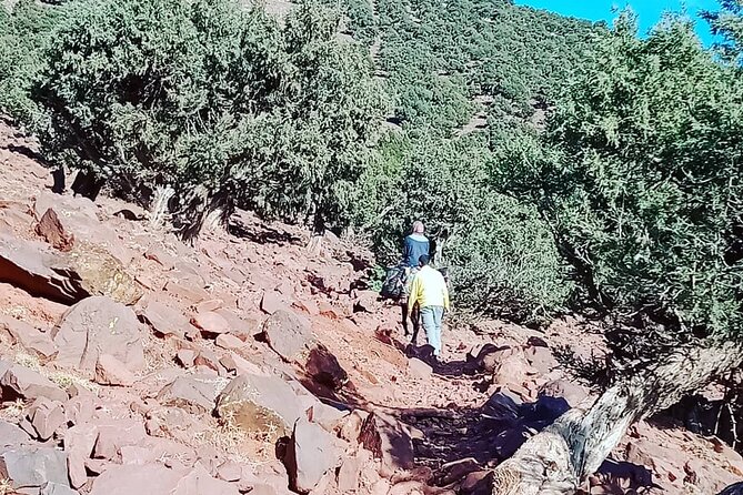 2 Days Trek to Atlas Mountains berber villages - Day 1 trail: Ait Lahcien, Tizi n’Tacht (2020m), and the road to Tizian