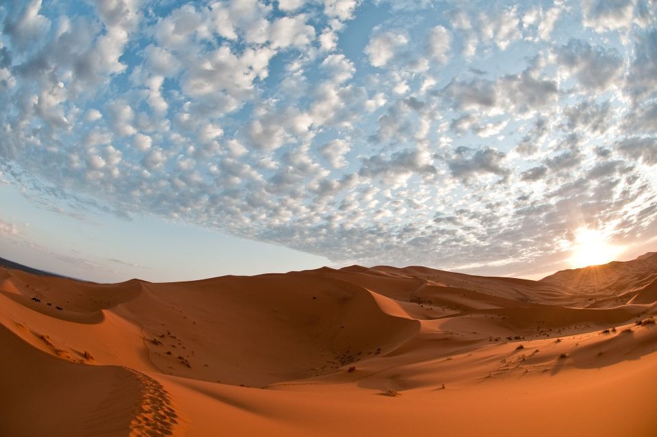 2Days Desert Tour From Fez: Round-Trip with Luxury Camp stay - Berber folklore by the fire pit: how the night gets lively
