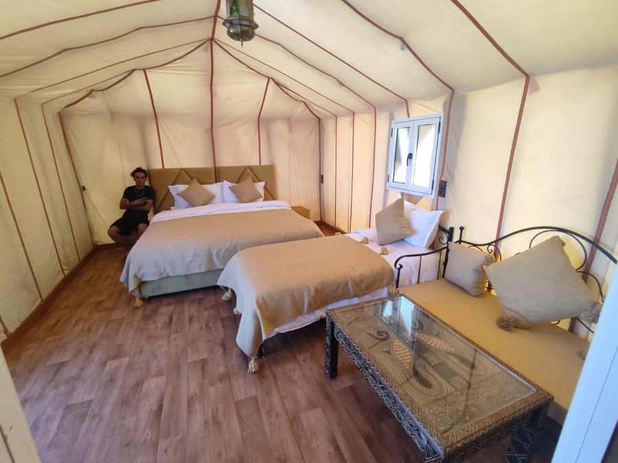 2Days Luxury Desert Tour From Errachidia To Fes Via Merzouga - Transport Reality: The A/C Van and the Long Stretch to Fes