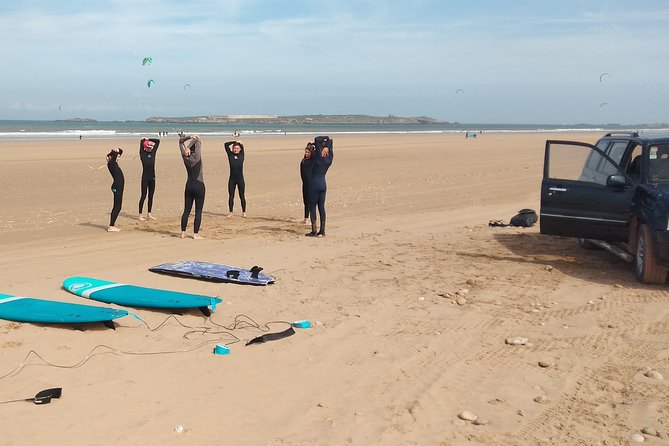 2h surfing in uncrowded spots - Instructors: small groups, lots of patience, real feedback
