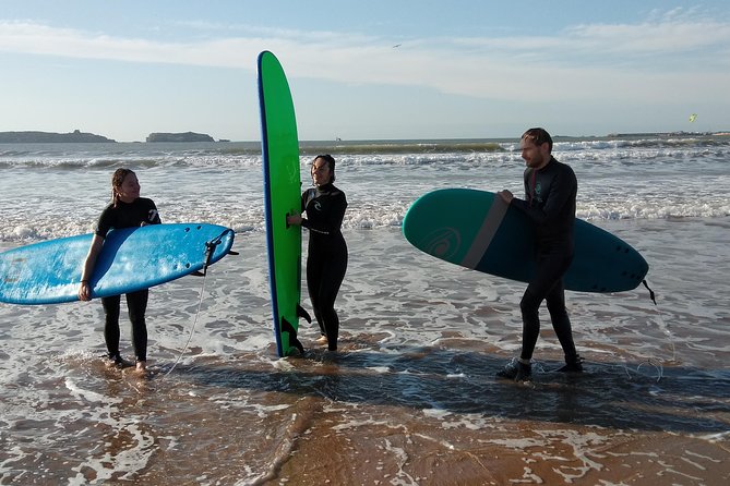 2h surfing in uncrowded spots - Snacks, drinks, and the mint-tea style break