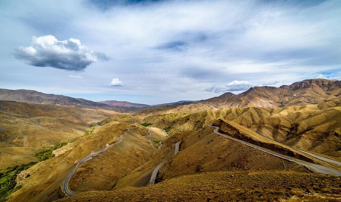 3 Day-2 Night Luxury Desert Tour From Marrakech To Merzouga dunes - Day 1: Marrakech to Dades Valley via the High Atlas and Aït Benhaddou