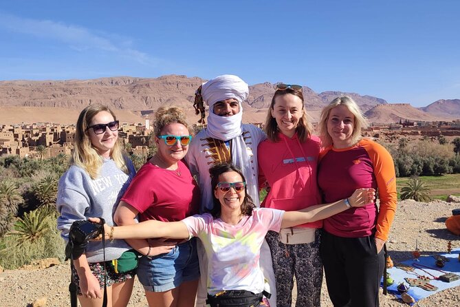 3 Days Desert Tour From Marrakech To Merzouga dunes & camel trek - Service reality: pickup timing, hotel expectations, and meal choices