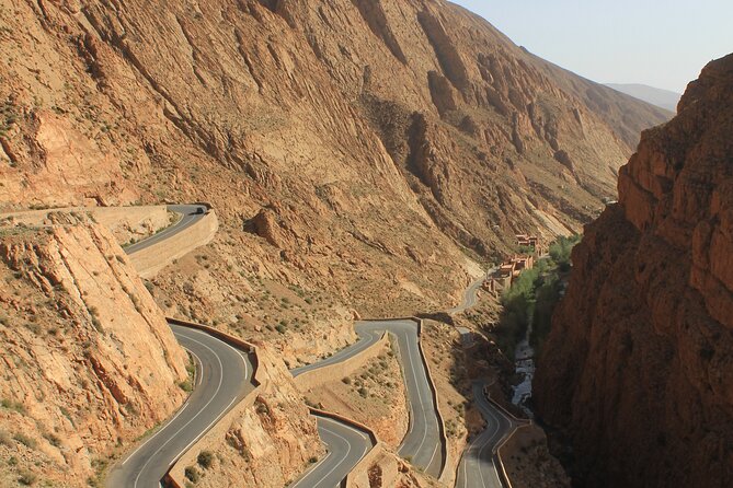 3 Days Fez to Marrakech via Sahara - Erg Chebbi dunes: camel ride to the camp (and the 4WD backup)
