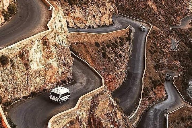 3 Days Luxury private Desert Tour From Fez to Marrakech - Ziz Valley to Merzouga: where the green fades and ochre takes over