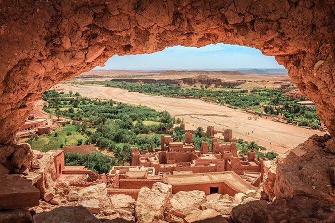 3-Days Morocco Tour : Sahara Desert Tour from Fes to Marrakech - Day 2: Sunrise dunes, Khamlia Gnawa vibes, and Todra-to-Dades kasbah living