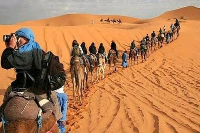 3 Days Tour from Marrakech to Merzouga Desert with Luxury Camp - Camel ride into the dunes: how the caravan moment works