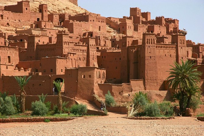 4-Day Private Sahara Desert Tour: 3 to 5 star accommodations - Tinghir and Todra Gorges: A Walk That Helps You Feel the Scale