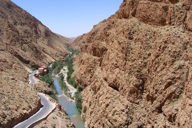 4 days Marrakech to Merzouga Desert - Sunrise, showers, and moving on: Merzouga to Ouarzazate