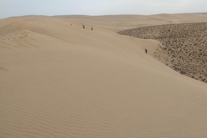 4 hours.Agadir : Trip to Sahara and tifnit fishing village - Value at $93.06 per person: does it add up?