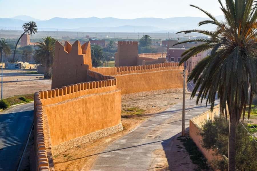 4×4 Jeep Sahara Desert Tour with Lunch & Hotel Transfers - Lunch in a Berber house: tajine, couscous, and mint tea