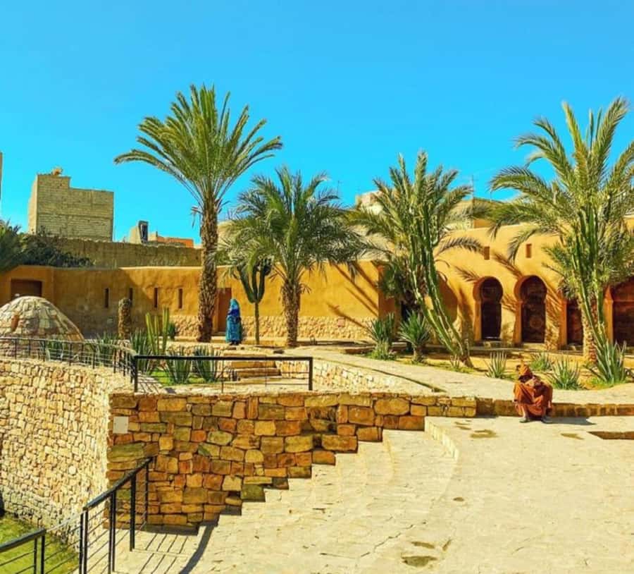 4×4 Jeep Sahara Desert Tour with Lunch & Hotel Transfers - Sahara dune photo time and Dam Youssef Ibn Tachfine views