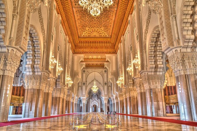 5 am in Casablanca: Mosque, Medina, Beach , Souks , Coffee and more - Ain Diab Promenade: Coast Air Between Landmarks