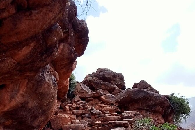 6-hour private hike to discover Berber villages - Following the Conventional Paths: Views, Streams, and the Atlas Atmosphere