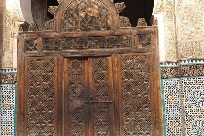 A Unique Experience In Fez With A Guide And A Driver (Full Day) - What to expect from the guide (and why the reviews matter)