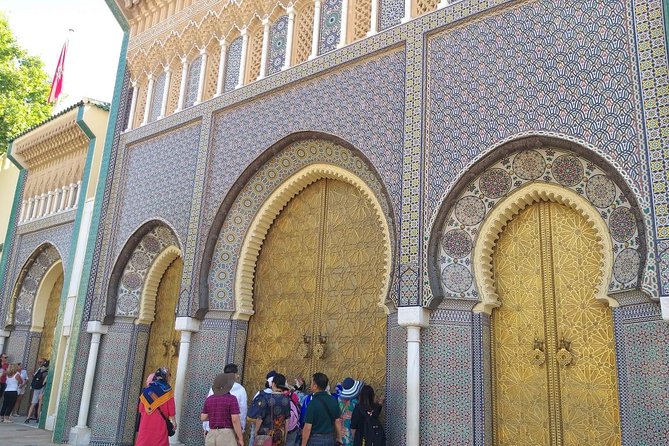 A Unique Experience In Fez With A Guide And A Driver (Full Day) - Your route through Fez: from al-Qarawiyyin to craft workshops