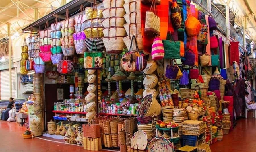 Agadir City Tour & Crocodile Park Adventure & Entry Ticket - Souk El Ahad: 3,000-shop energy and free time to browse