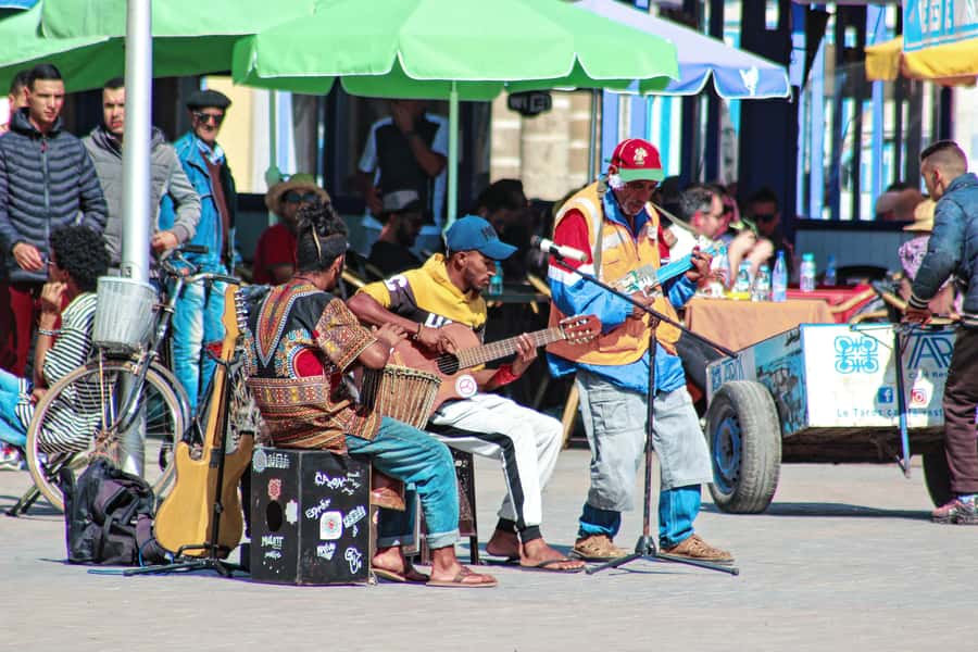 Agadir: Essaouira Guided Day Trip - Guides, group size, and how to protect your comfort