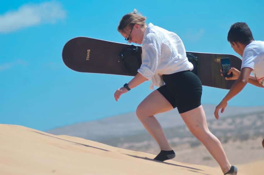 Agadir/Taghazout : Paradise Valley & Sandboarding with Lunch - Timlalin sand dunes: how the guide makes sandboarding doable