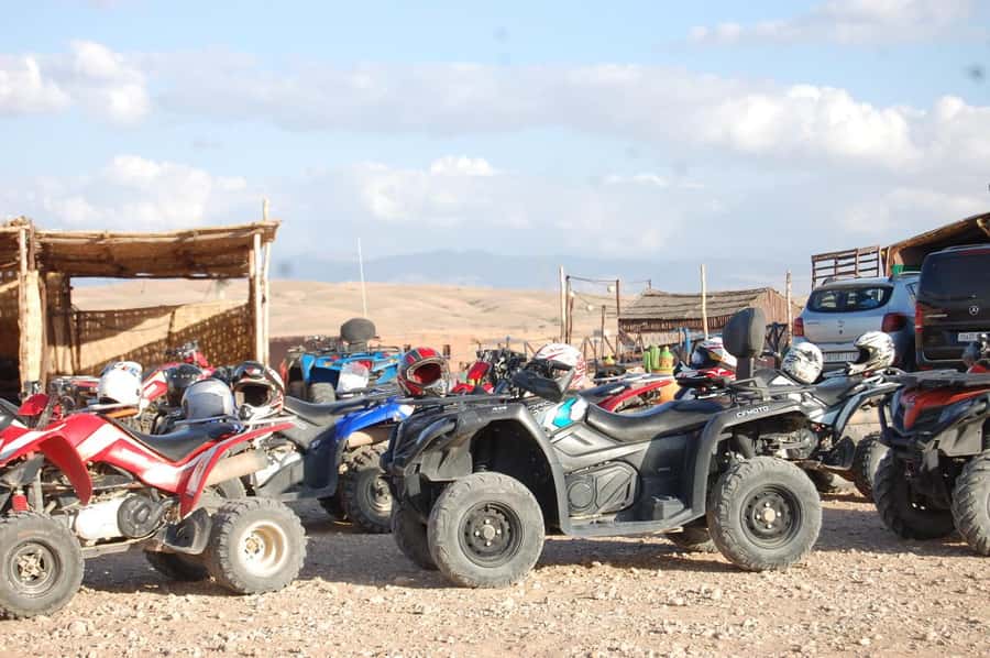 Agafay Desert: Quad Bike Experience with Lunch - Who this quad-and-lunch experience is best for
