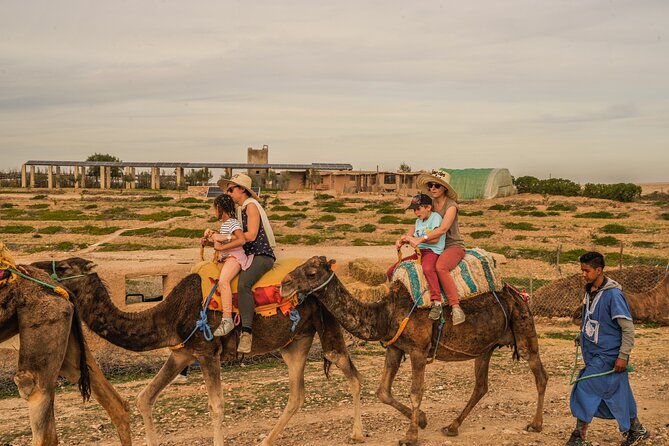Agafay Desert - Quad camel and dinner show - The campfire dinner show: folklore plus a real Moroccan plate