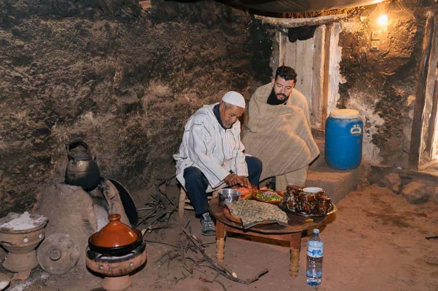 Agafay Desert : Sunset Dinner & Camel ride - Moroccan Dinner Under Stars: What You’ll Eat and What Happens Next