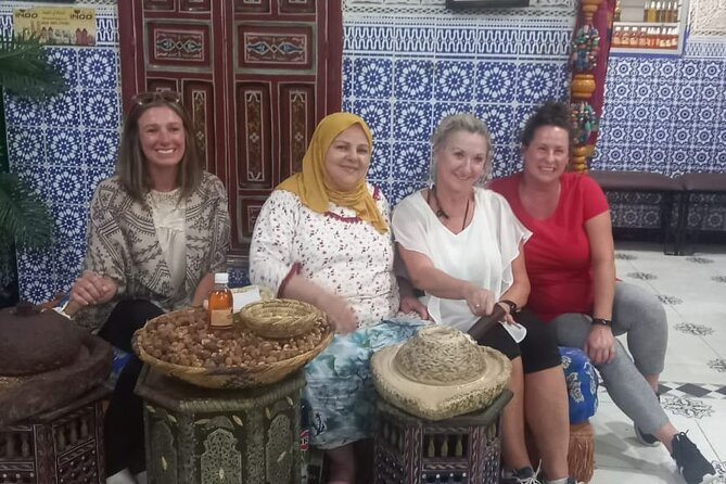 artistic and cultural private half day tour, Marrakech - Jemaa el-Fnaa: UNESCO square with performers and evening food