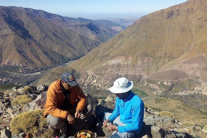 Atlas Mountain Day Trip - Atlas Chateau Lunch: Eating With a Berber Family