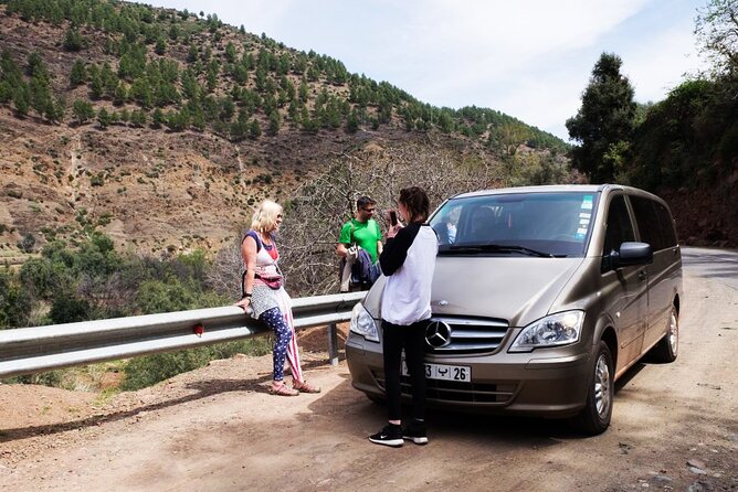 Atlas Mountains & 3 Valleys Waterfalls and Camel Ride Marrakech - Souvenir browsing and the last stretch back to Marrakech