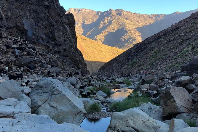Atlas Mountains Valley Trek - 3 Days - Day 2: The Imnane Valley Walk, Berber Villages, and the Overnight in Aït Aïssa