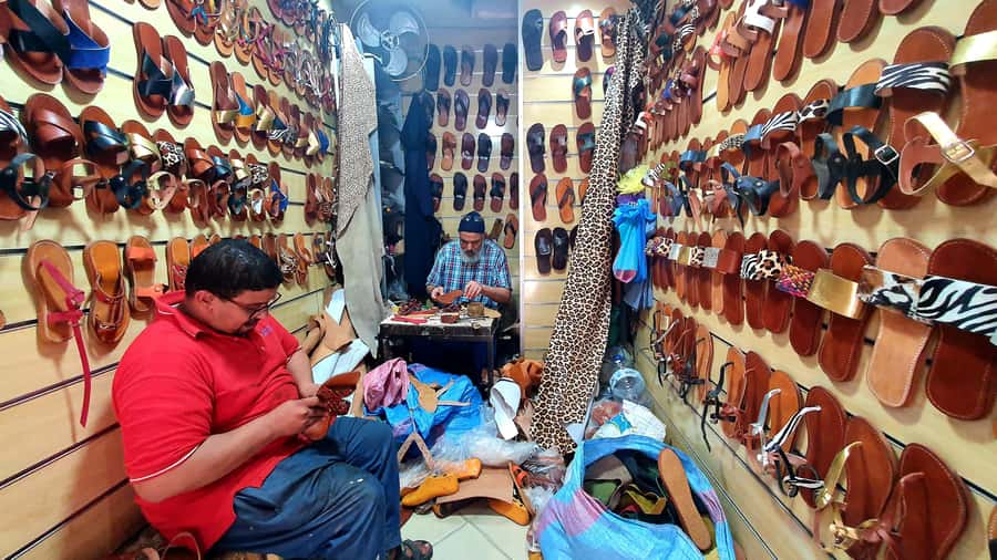 Authentic Moroccan Crafts Tour in the Marrakech Souks - Why This Marrakech Souk Tour Works When the Medina Feels Like Chaos