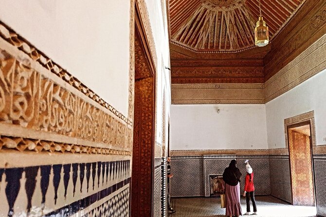 Best of Marrakech: Guided Bahia Palace & Ben Youssef Medrasa Tour - Timing, walking, and what to bring