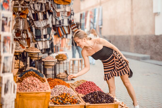 Best Private Shopping Tour In the Souks of Marrakech - Jemaa el-Fna Square: Where Shopping Meets Street Life