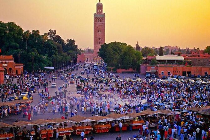 Casablanca 1-Day Layover Private Tour and Authentic Moroccan Bath - Quartier Habous, Mohammed V Square, and United Nations Square: where the city feels central