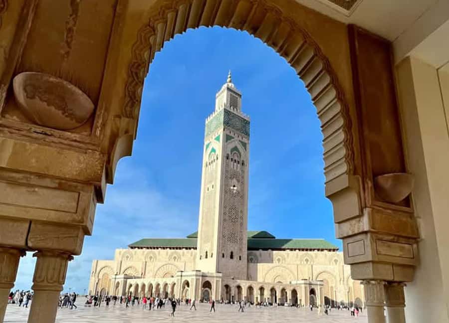 Casablanca: 6-Day Tour To Marrakech Via Chefchaouen & Desert - Casablanca, Rabat, and Chefchaouen: Mosque grandeur to blue-street calm
