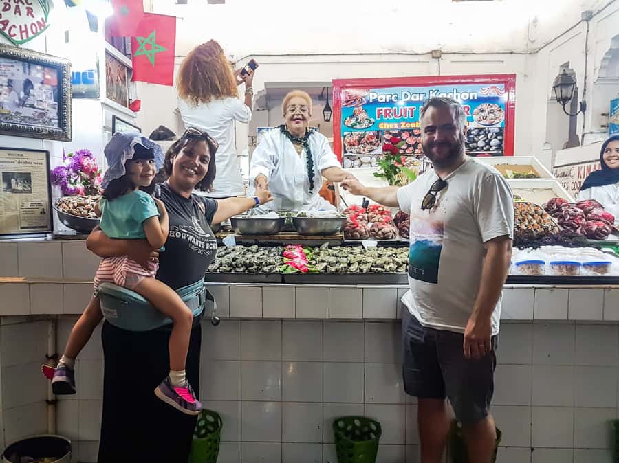 Casablanca: Central Market Food Tour with Tastings and Lunch - Old Medina walk: architecture, alley life, and community rhythm