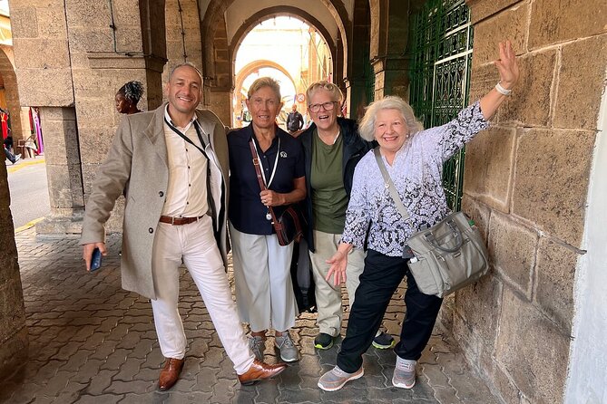 Casablanca Cruise break Tour including Guided Mosque Ticket - Rick’s Café, Arab League Park, and City Squares: Quick Culture Beats