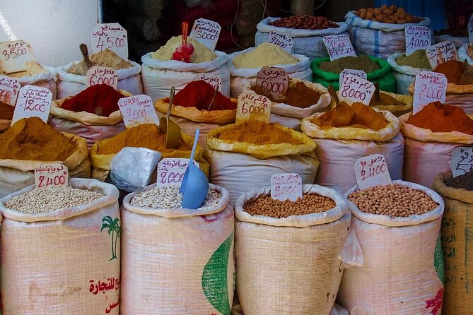 Casablanca Culinary Experience Henna and Traditional Dress - Traditional Moroccan Clothing: Try It On and Learn the Story