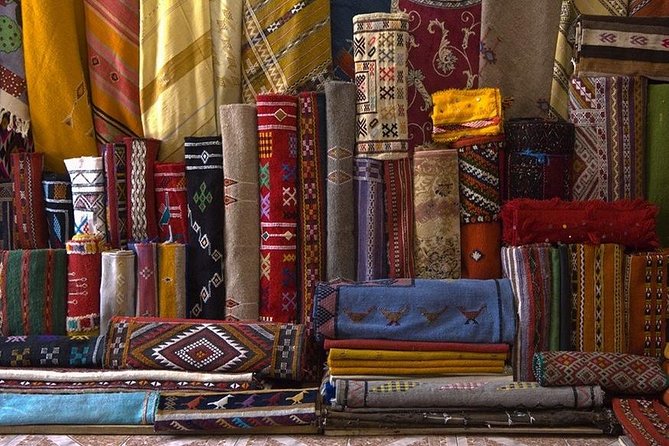 Casablanca: Guided City Tour - Habous Quarter (New Medina) and the Old Medina market: shopping streets with guidance