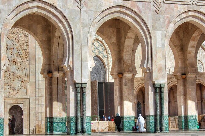 Casablanca Guided Tour with Hassan II Mosque Admission - Parc de la Ligue Arabe: where you reset your senses