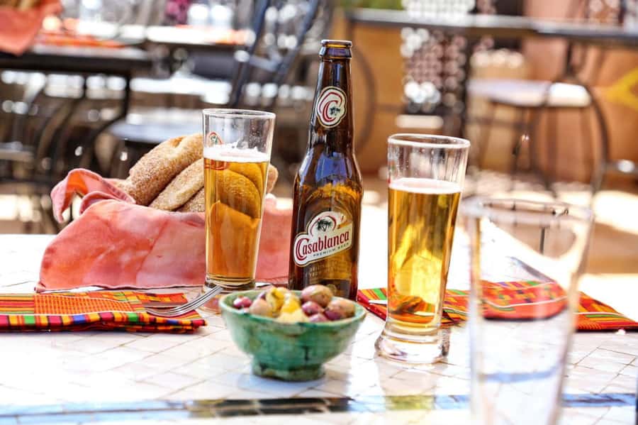 Casablanca Half Day City Tour with Professional local Guide - Rick’s Café stop: quick, cinematic, and useful for a break