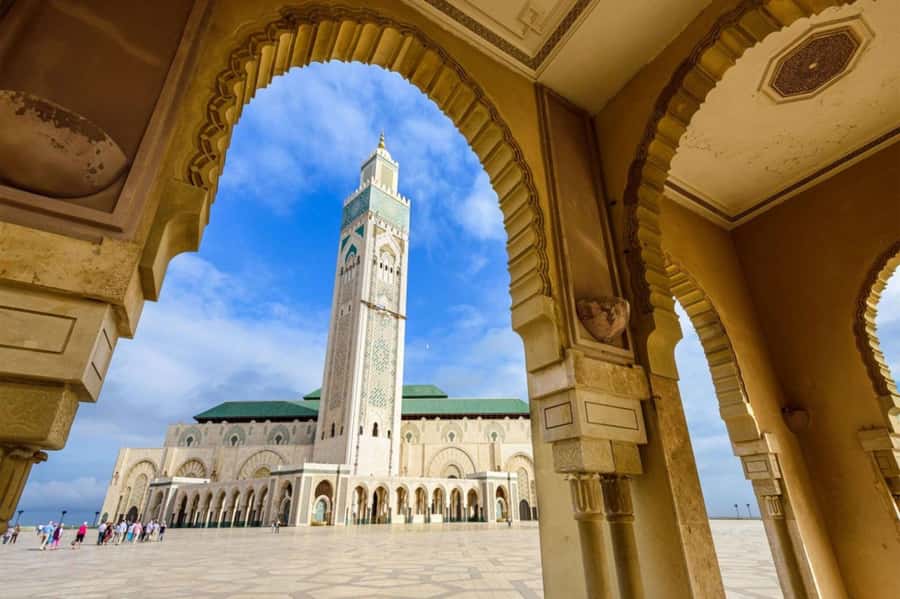 Casablanca: Hassan II Mosque Premium Tour with Entry Ticket - Getting there in comfort: hotel pickup vs meeting at the mosque area