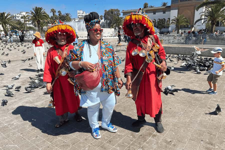 Casablanca: Layover Sightseeing Tour with Airport Transfer - Mohammed V Square, the Pigeon Fountain, and United Nations Square