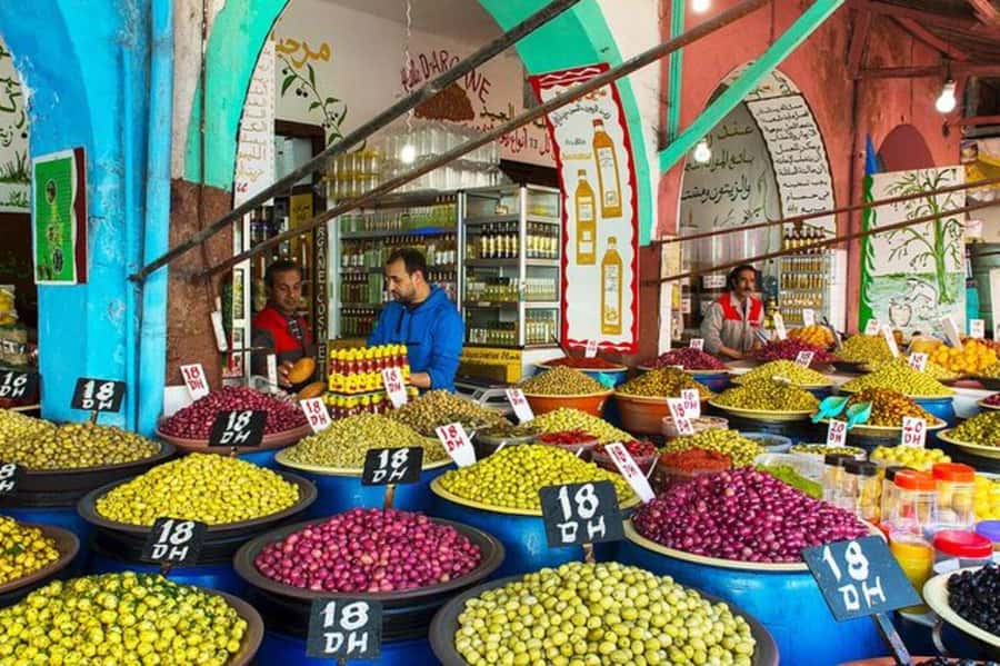 Casablanca: Layover Sightseeing Tour with Airport Transfer - Ain Diab Corniche and the seafront mood shift