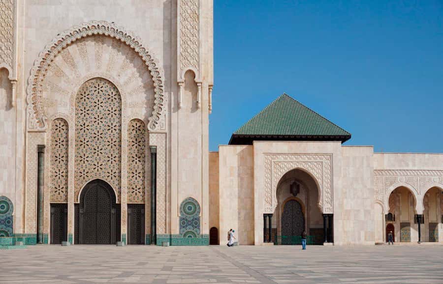 Casablanca: Private Guided Tour - La Corniche and Mohammed V Square: Ocean Views + City Center Landmarks