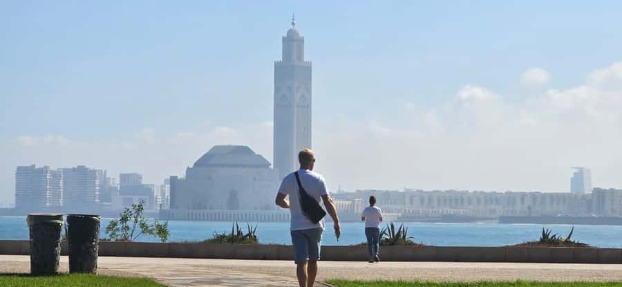 Casablanca: Private Guided Tour with lunch - Mohammed V Square: history you can actually see