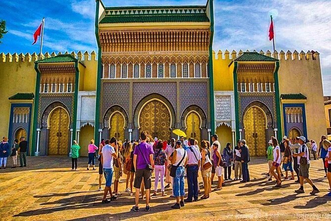 Casablanca to Fez Private Transfer with Full Fez Tour and Lunch - Arriving in Fez: meeting your historian guide and getting your bearings