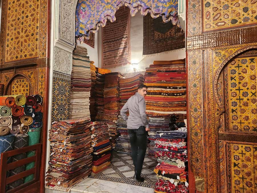Casablanca: Traditional Souks Shopping Private Tour - Customization: textiles, spices, argan products, pottery, and tea gear